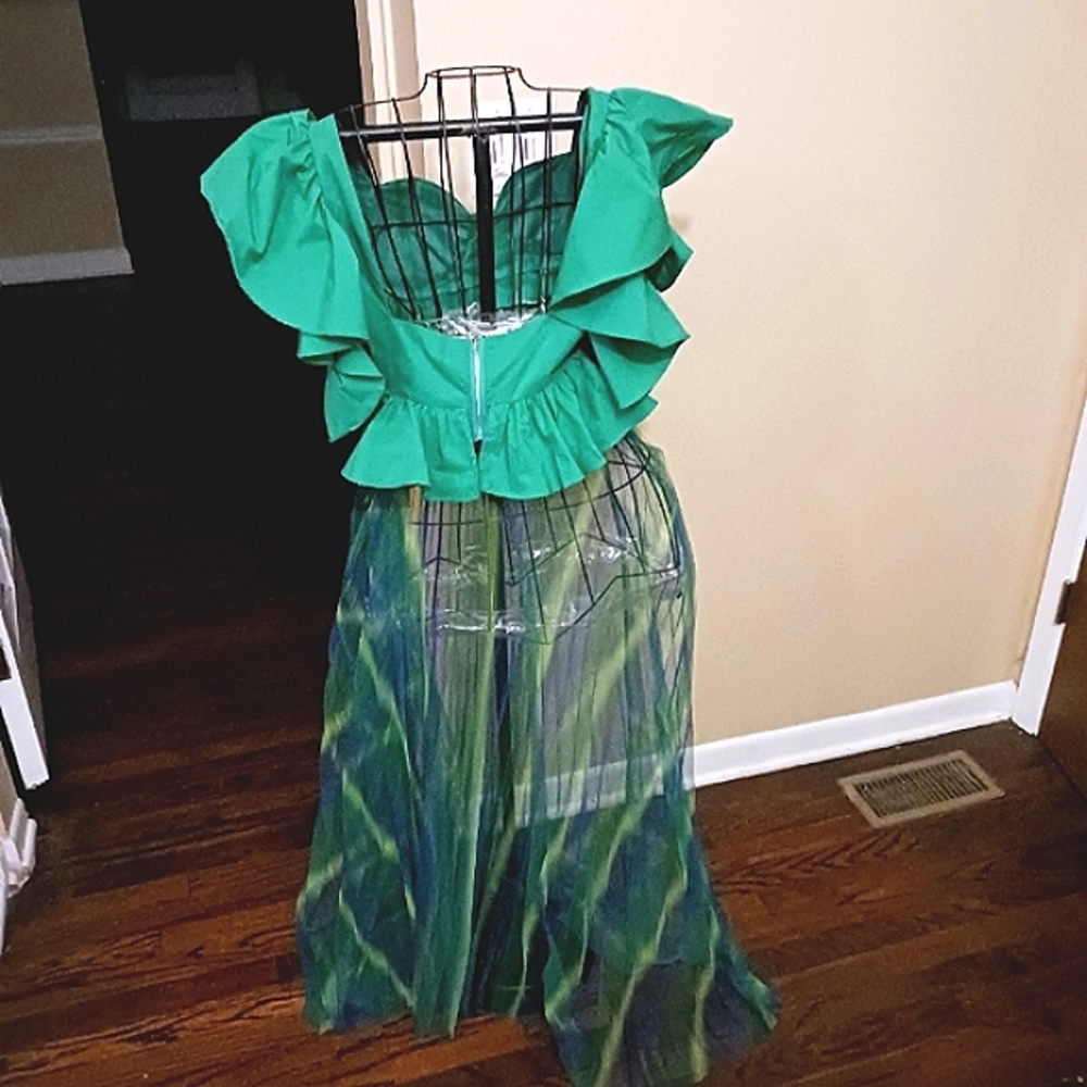 Ruffled Cropped Blouse - Picture 7 of 9